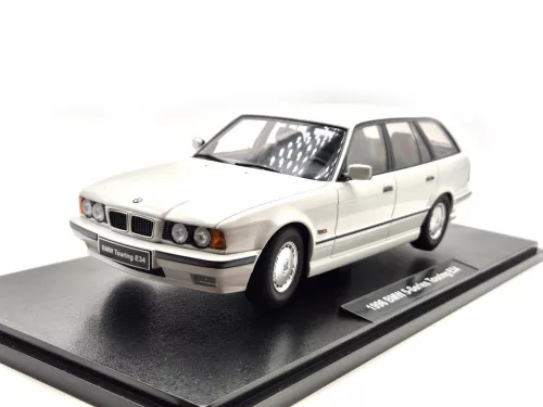 BMW E34 Touring (1996) - бял - Triple9 - 1:18