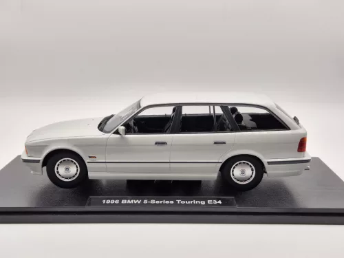 BMW E34 Touring (1996) - бял - Triple9 - 1:18