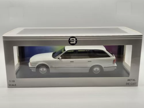 BMW E34 Touring (1996) - бял - Triple9 - 1:18