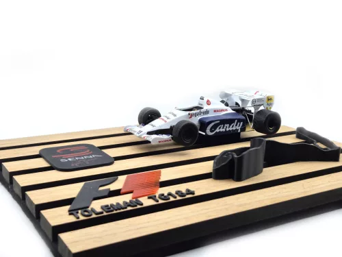 Toleman Hart TG184 F1 #19 (1984) - Ayrton Senna - на декоративна табела - декоративен предмет - Edicola - 1:24