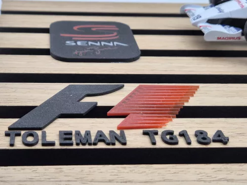 Toleman Hart TG184 F1 #19 (1984) - Ayrton Senna - на декоративна табела - декоративен предмет - Edicola - 1:24