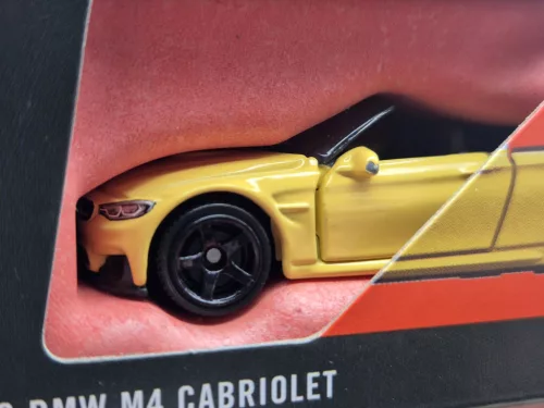 Matchbox Moving Parts - 2020 BMW M4 Cabriolet - Matchbox - 1:64 1/64 малка количка - с малък дефект