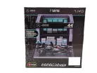 Mercedes Pit Stop - диорама на бокс - W14 EQ Performance F1 #44 (2023) - Lewis Hamilton - с механици - Bburago - 1:43