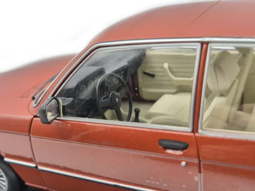 BMW E21 323i (1980) - Kastanienrot - Solido - 1:18
