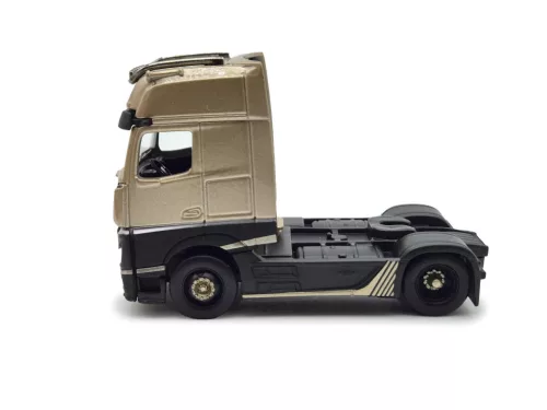 Mercedes Benz Actros 1851 MP4 Gigaspace камион (2018) - Maisto - 1:64