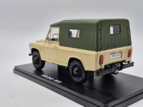 ARO 240 (1972) - Edicola - 1:24