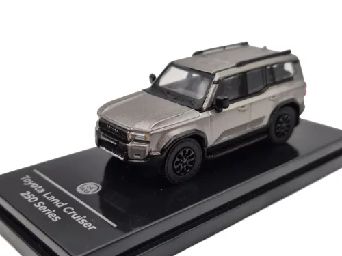 Toyota Land Cruiser 250 LHD (2024) - Paragon Models - 1:64