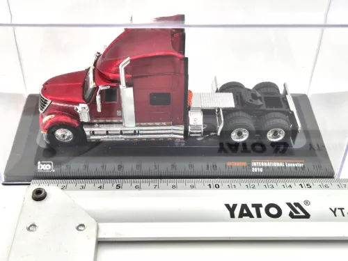 International Lonestar Tractor (2010) - камион - Ixo - 1:64