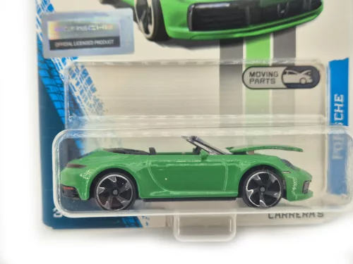 Porsche 911 Carrera S - зелен - Porsche Premium - Majorette - 1:64