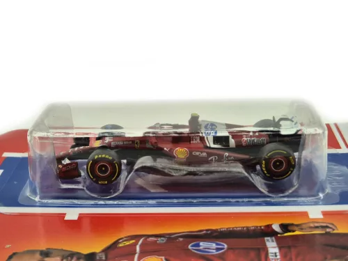 Ferrari SF-25 Team Scuderia F1 #44 (2025) - Lewis Hamilton - Bburago - 1:64