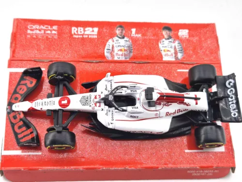 Red Bull RB21 F1 #1 (2025) - Japan GP - Max Verstappen - Bburago - 1:43