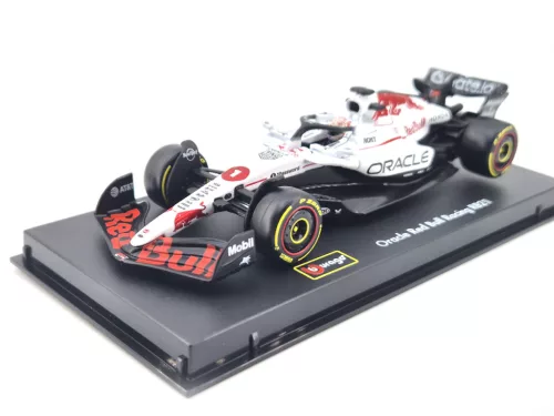 Red Bull RB21 F1 #1 (2025) - Japan GP - Max Verstappen - С ПИЛОТ - Bburago - 1:43