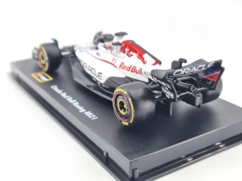 Red Bull RB21 F1 #1 (2025) - Japan GP - Max Verstappen - С ПИЛОТ - Bburago - 1:43