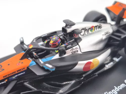 McLaren MCL39 F1 #81 (2025) - Silverstone British GP - Oscar Piastri - С ПИЛОТ - Bburago - 1:43