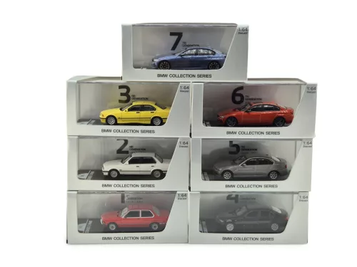 BMW 50-годишно юбилейно издание - 7 поколения - BMW серия 3 - в луксозна кутия - BMW / Minichamps - 1:64