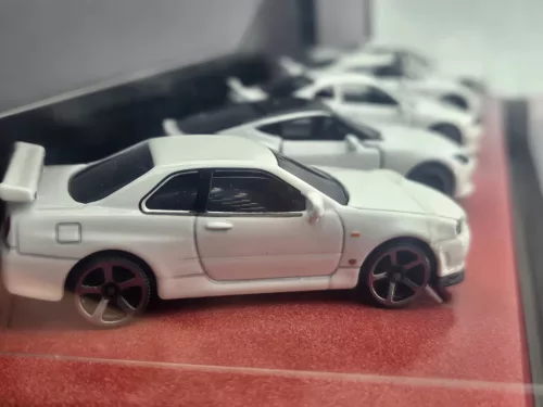Nissan комплект от 5 броя - Nissan Silvia (S15) Spec-R Aero - Nissan GT-R (R35) - Nissan Skyline GT-R (R34) - Nissan Z - Nissan Cefiro (A31) - Majorette - 1:64